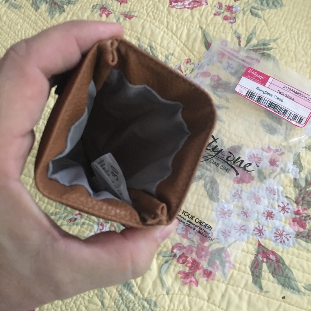 ThirtyOne Sunglasses Case NIP - Picture 4 of 5